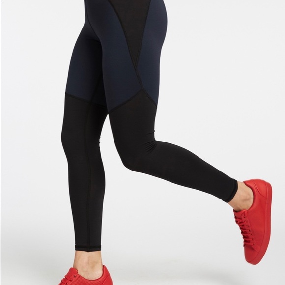 MICHI Tidal Legging - Picture 2 of 7